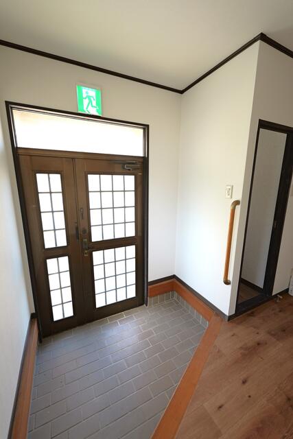 玄関／「いってきます」「ただいま」「おかえり」が聞こえそうな玄関／撮影日2025-04-14