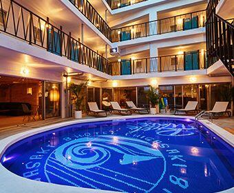 ８ＨＯＴＥＬ (250m)