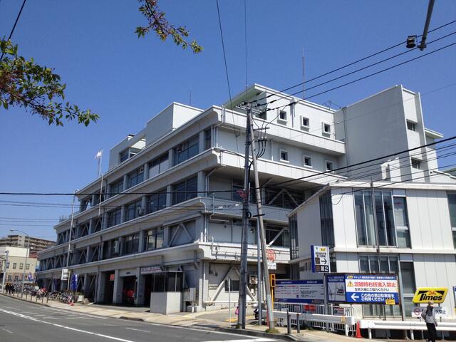横浜市旭区役所 (1,572m)