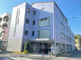 神奈川柔整鍼灸専門学校 (135m)