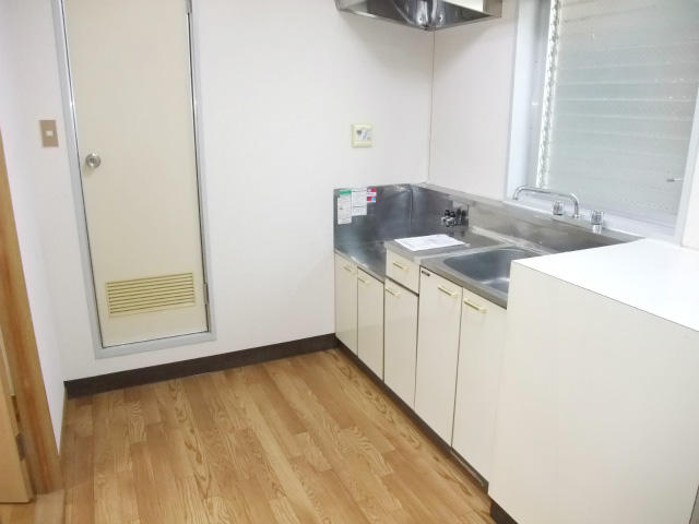 キッチン／約３帖のキッチンスペース　２口のガスコンロが設置可能