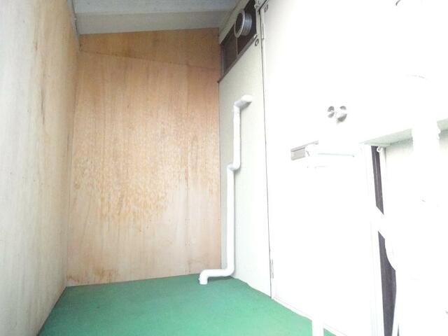 玄関入口前！専用階段！