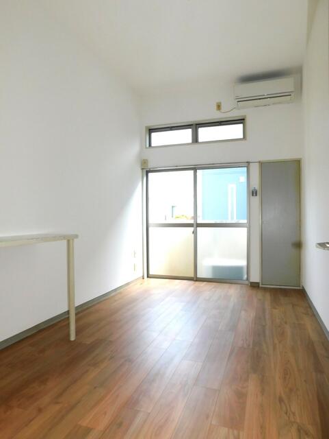 リビング以外の居室／エアコン付き６帖洋室