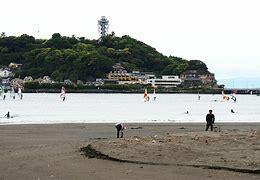 腰越海水浴場 (318m)