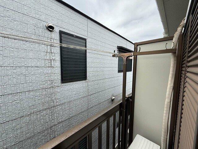 バルコニー／バルコニーは南西向きなので、お洗濯物も良く乾きそう☆気分転換
