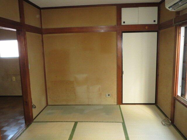 リビング以外の居室／明るい和室です