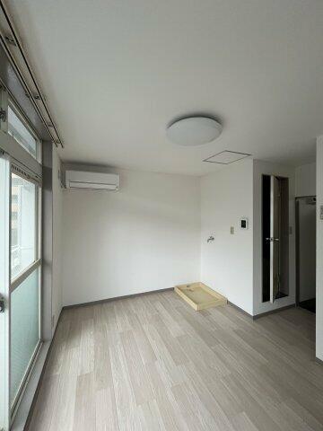 リビング以外の居室／コンパクトで使いやすい洋室です