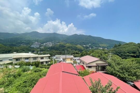 住戸からの眺望／山並みを望む長閑な環境／撮影日2025-07-06