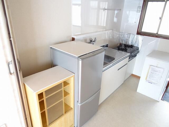 キッチン／ガスコンロ２口付　写真は別のお部屋のもの