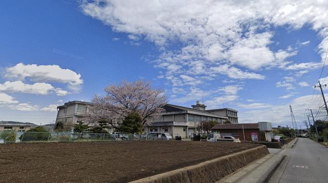 南足柄市立向田小学校 (1,086m)
