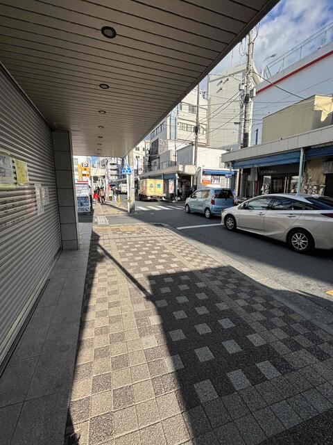 前面道路　商店街沿いの為視認性あり！