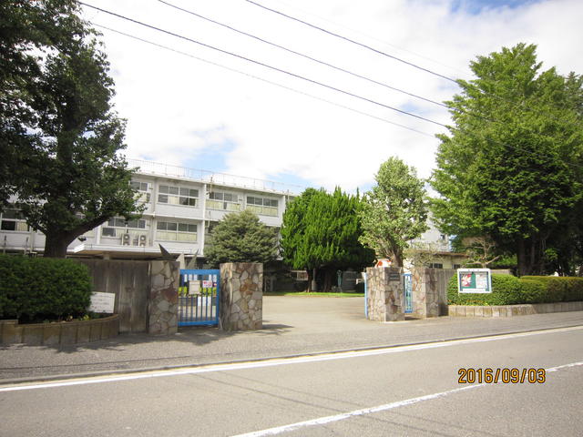 県立鶴見高校 (500m)