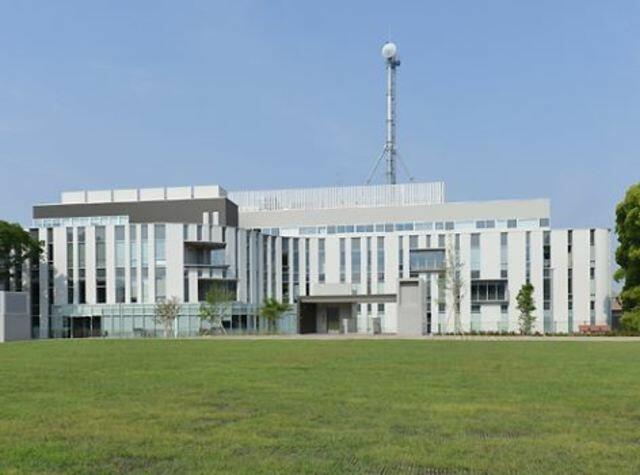 横浜市瀬谷区役所 (748m)