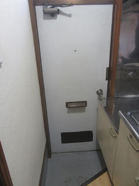 玄関／玄関内側