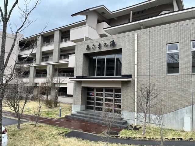 現地（外観）／同じ棟の中に温泉大浴場あり。