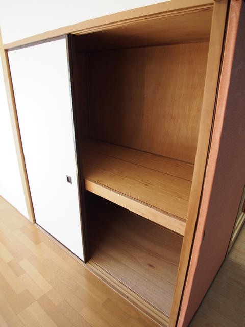 収納／洋室８帖には広々収納があり、たくさん荷物を入れられます