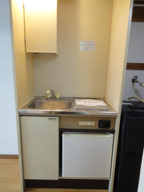 キッチン／ミニ冷蔵庫とＩＨクッキングヒーター付