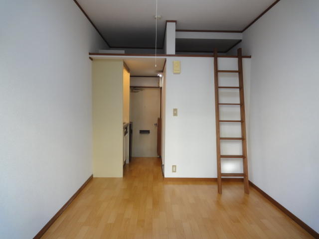 リビング以外の居室／明るい室内