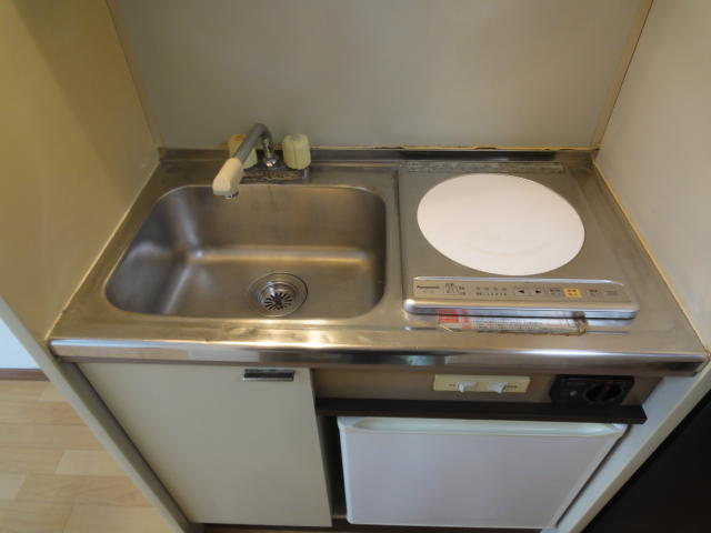 キッチン／ＩＨクッキングヒーター、ミニ冷蔵庫付