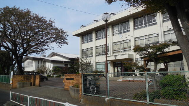 相模原市立清新中学校 (462m)