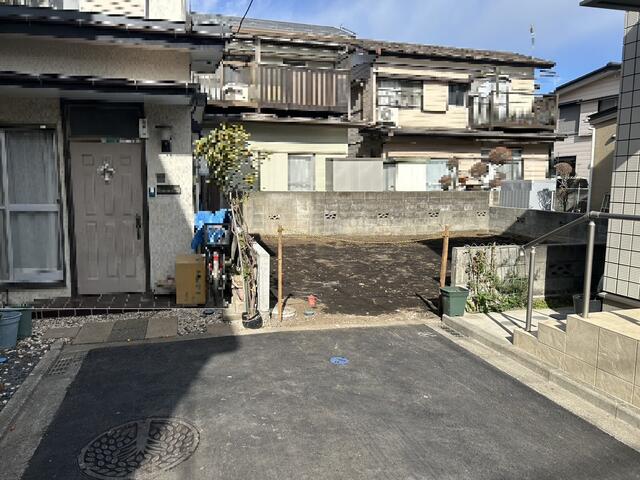 現地土地／前面道路は公道です。