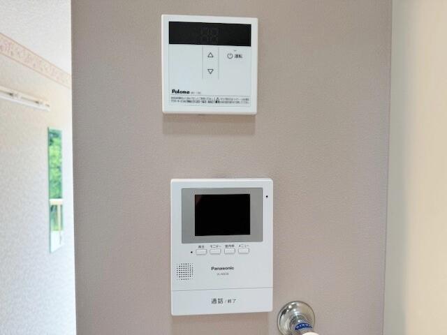 その他設備／給湯パネルとテレビモニターフォン