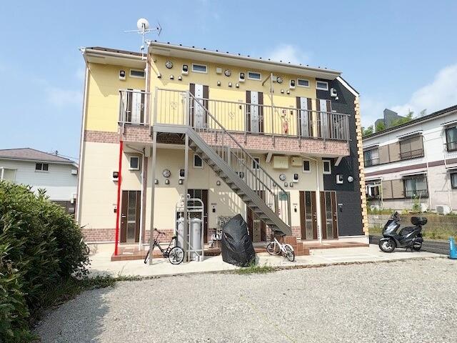 現地（外観）／閑静な住宅街に位置する物件です