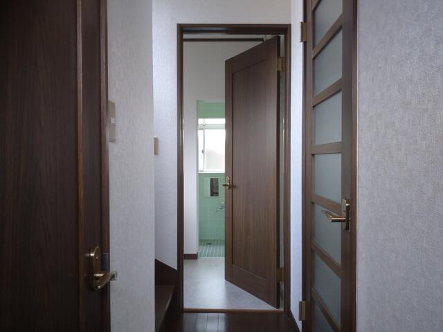 リビング以外の居室／１階廊下部分になります。