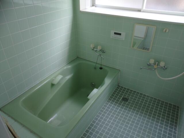 浴室／可愛らしいグリーンが基調の浴室となっております。