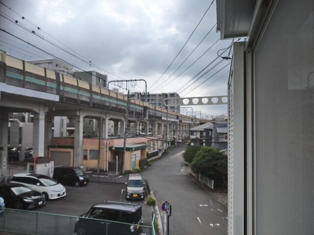 住戸からの眺望／２階洋室からの眺望になります。駅近ですが人通りも少なめの住宅