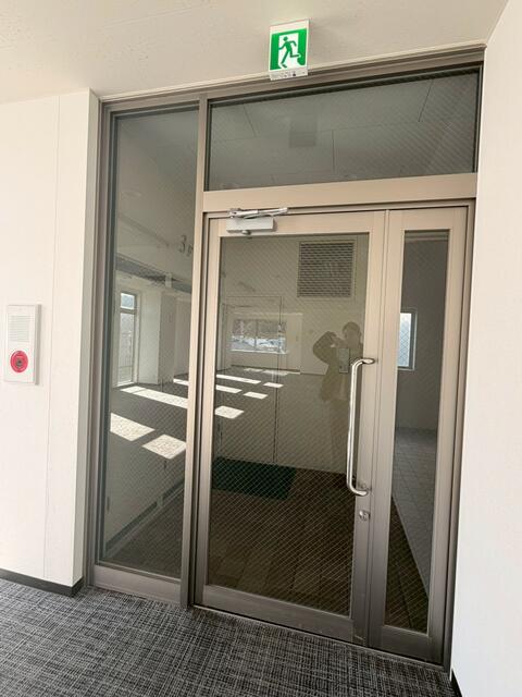 エレベーターを降りた奥の３０１号室