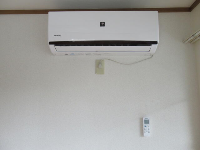 リビング以外の居室／エアコン２台目もこの度新設します。
