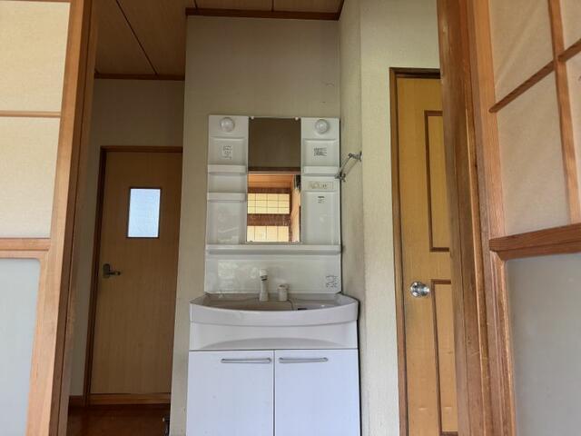 detached 新潟県小千谷市大字岩沢