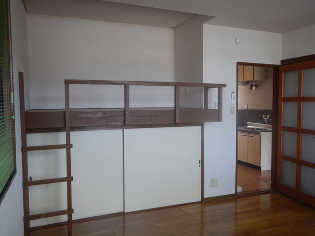 ロフト付き・収納あり