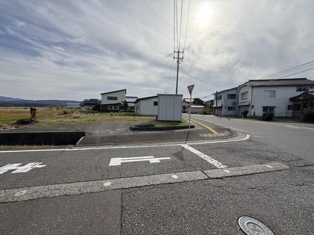 detached 新潟県柏崎市大字上方 地図を見る