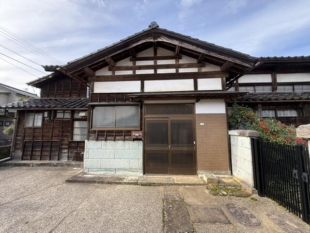 detached 新潟県柏崎市大字上方 地図を見る