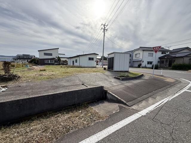 detached 新潟県柏崎市大字上方 地図を見る