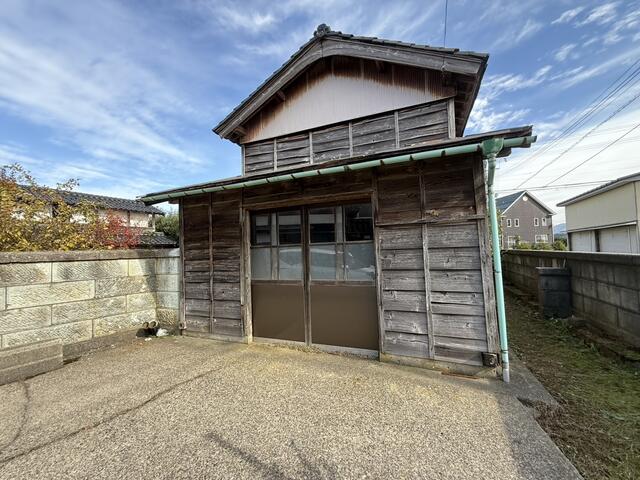 detached 新潟県柏崎市大字上方 地図を見る
