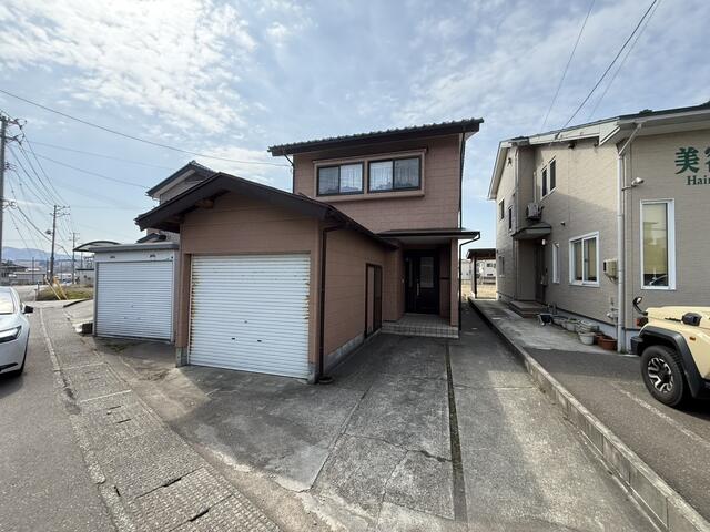 新潟県柏崎市の一戸建て | 450万円 | 3LDK | 242.38m² | Akiyama house finder