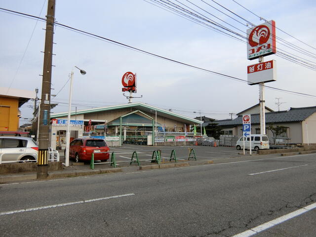 コメリハード＆グリーン松浜店 (695m)