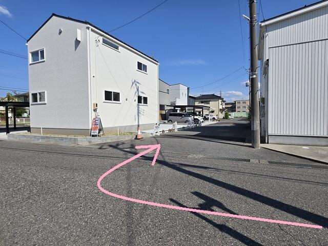 現在、建売住宅のある所を入ります