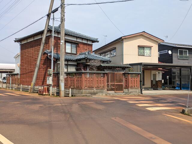 detached 新潟県燕市杣木 地図を見る