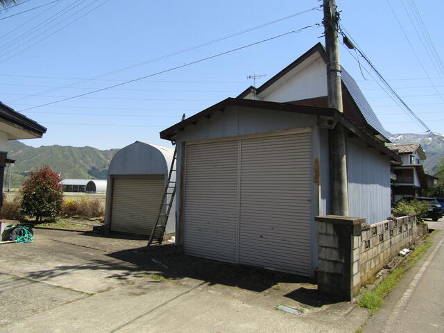 detached 新潟県南魚沼市島新田 地図を見る