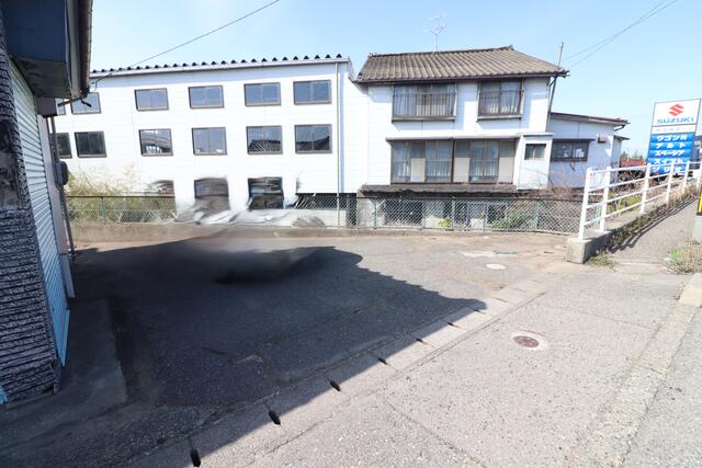 現地（駐車場）
