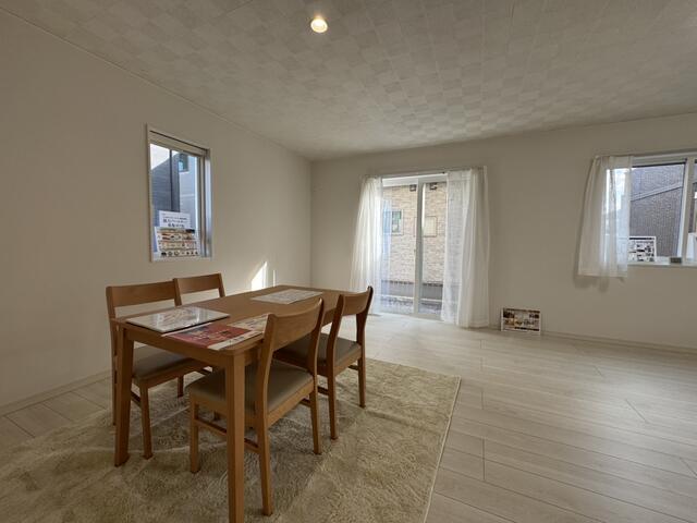 detached 滋賀県愛知郡愛荘町豊満 地図を見る