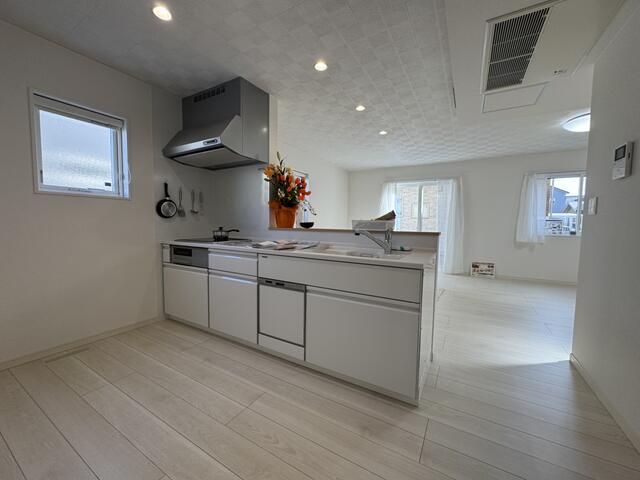 detached 滋賀県愛知郡愛荘町豊満 地図を見る