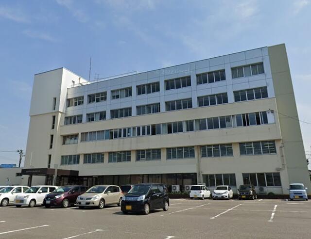 山の下図書館 (148m)