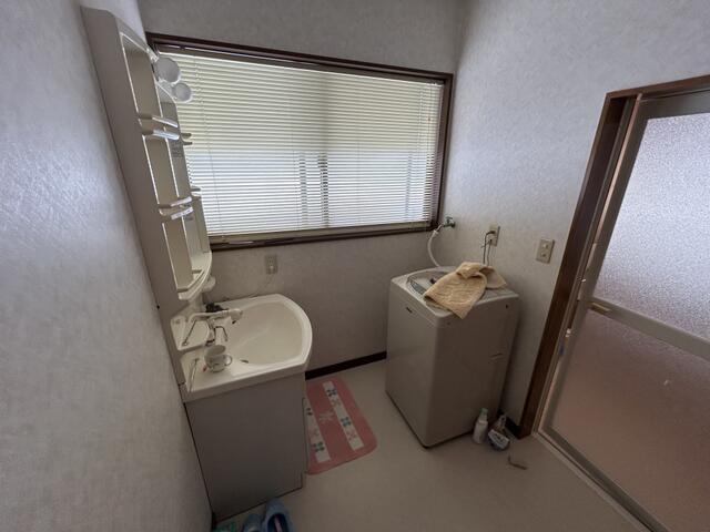 detached 新潟県西蒲原郡弥彦村大字上泉 地図を見る