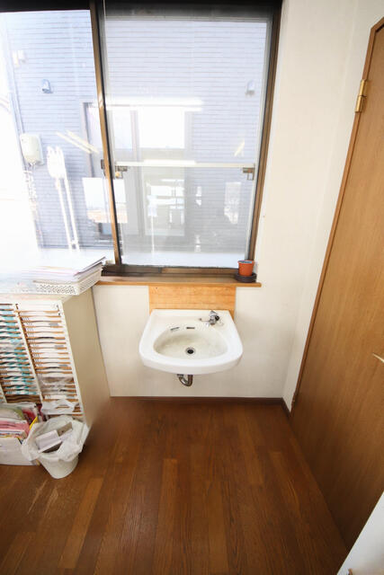 店舗スペース手洗い場
