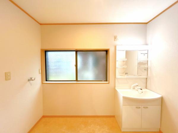 detached 新潟県三島郡出雲崎町大字川西 地図を見る